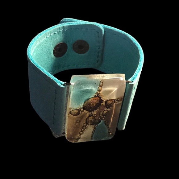 HANDMADE DICHROIC GLASS AND LEATHER CUFF BRACELET - Picture 2 of 6